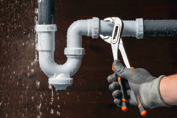 Professional Leak Detection technician working in Dennis, TX
